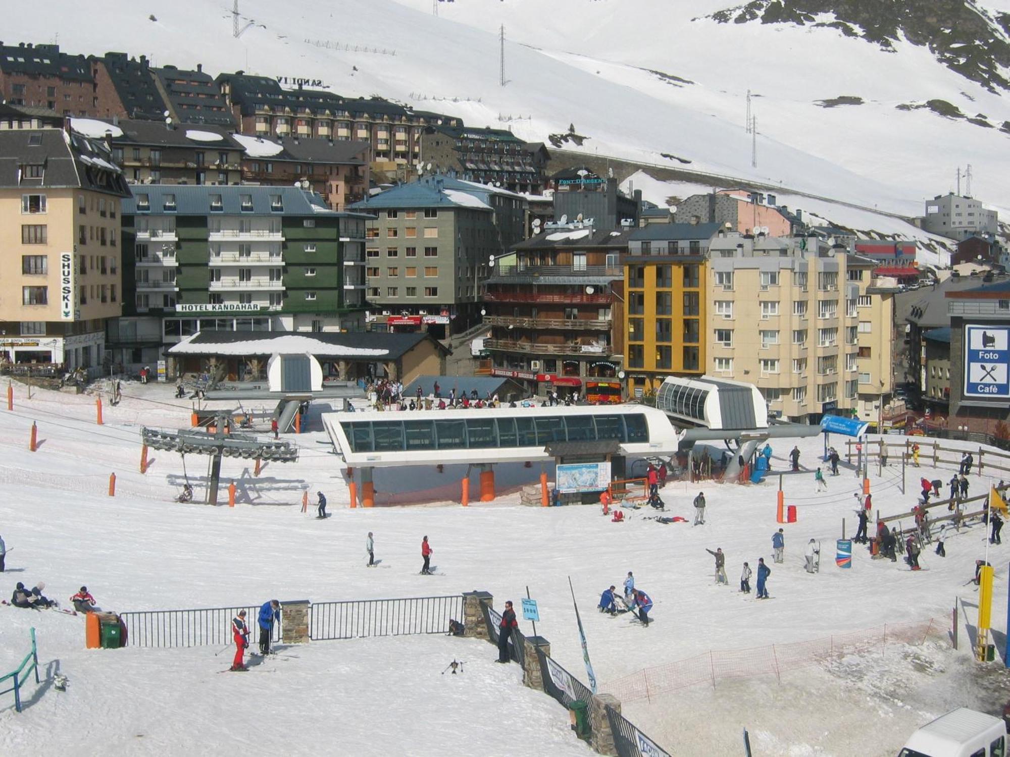 Apartamentos Grifovacances Tres Estrelles Club Pas De La Casa Luaran gambar