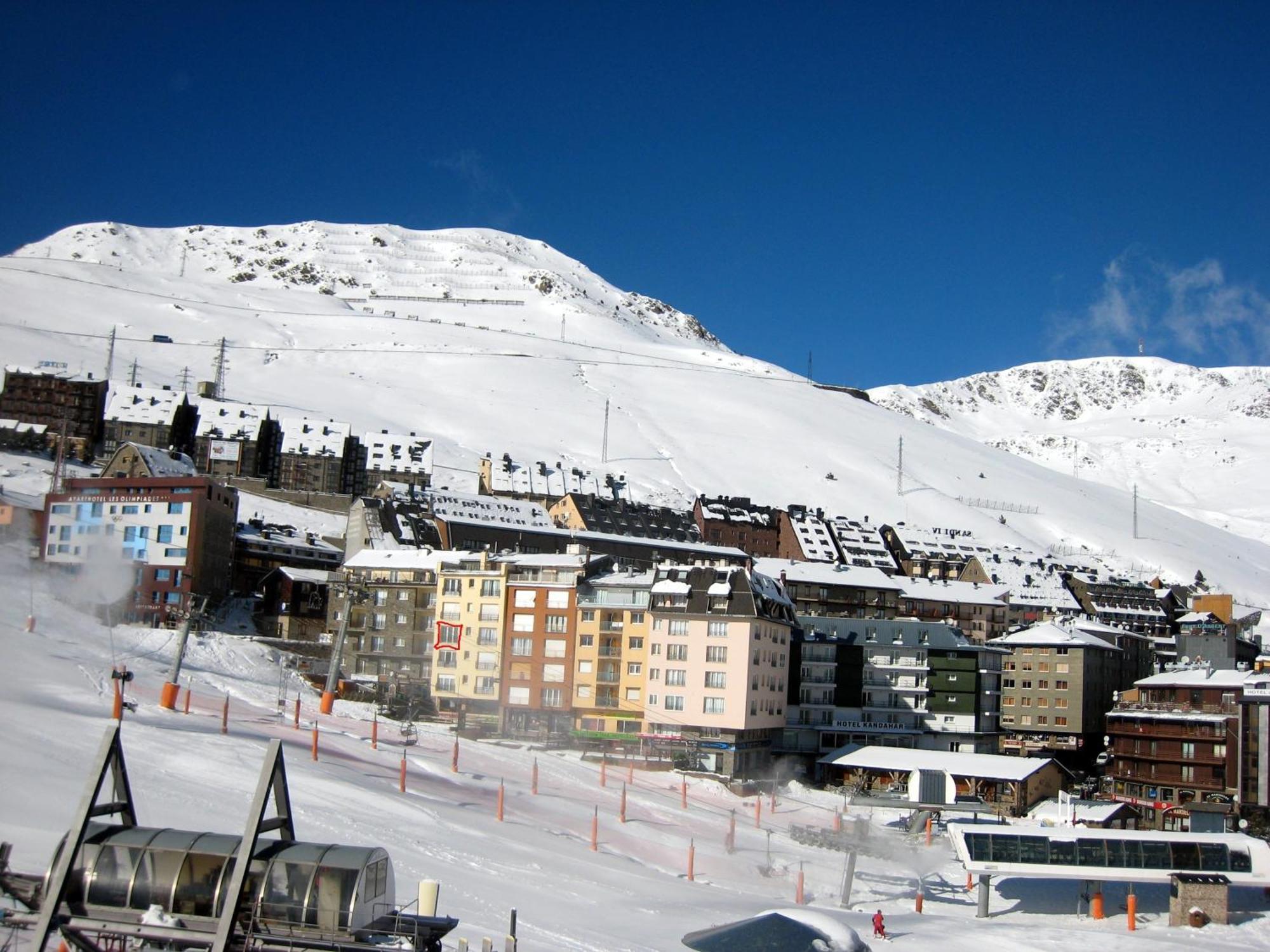 Apartamentos Grifovacances Tres Estrelles Club Pas De La Casa Luaran gambar